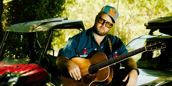 Brad Cox - Coastal Roads And Barstools Tour at The Strand Hotel