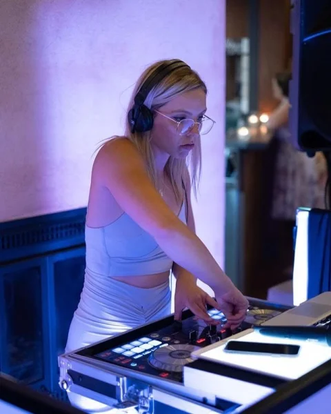 DJ Sofie (W), Melbourne Cup DJs at The Lion Hotel
