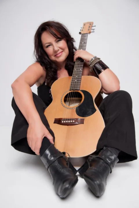 Janice Smithers, Sunday Sessions - Janice Smithers Duo at Coolum Beach Hotel