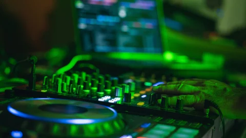 DJ ERIK at Settlers Tavern