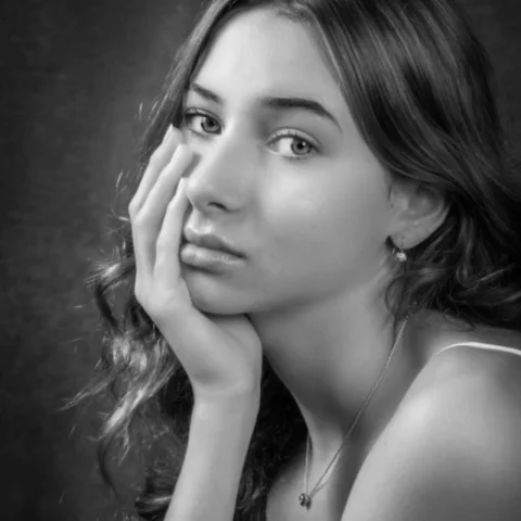 Tayah Larsen, Central Sunday Acoustics at Central Hotel Shellharbour