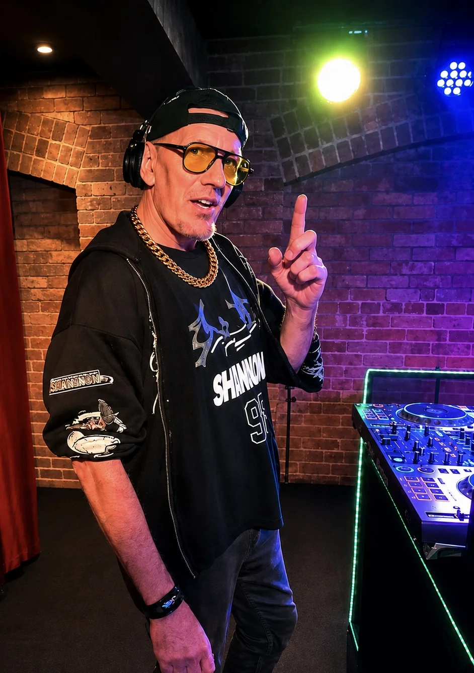 DJ Frank LP, SATURDAY DJ PARTY AT CLUB BURLEIGH at Club Burleigh