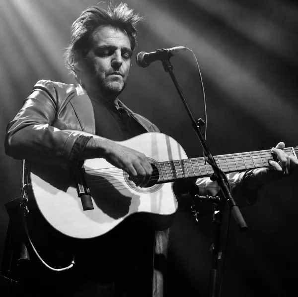 ALEX LLOYD - UP CLOSE & PERSONAL at Carolyn Theatre