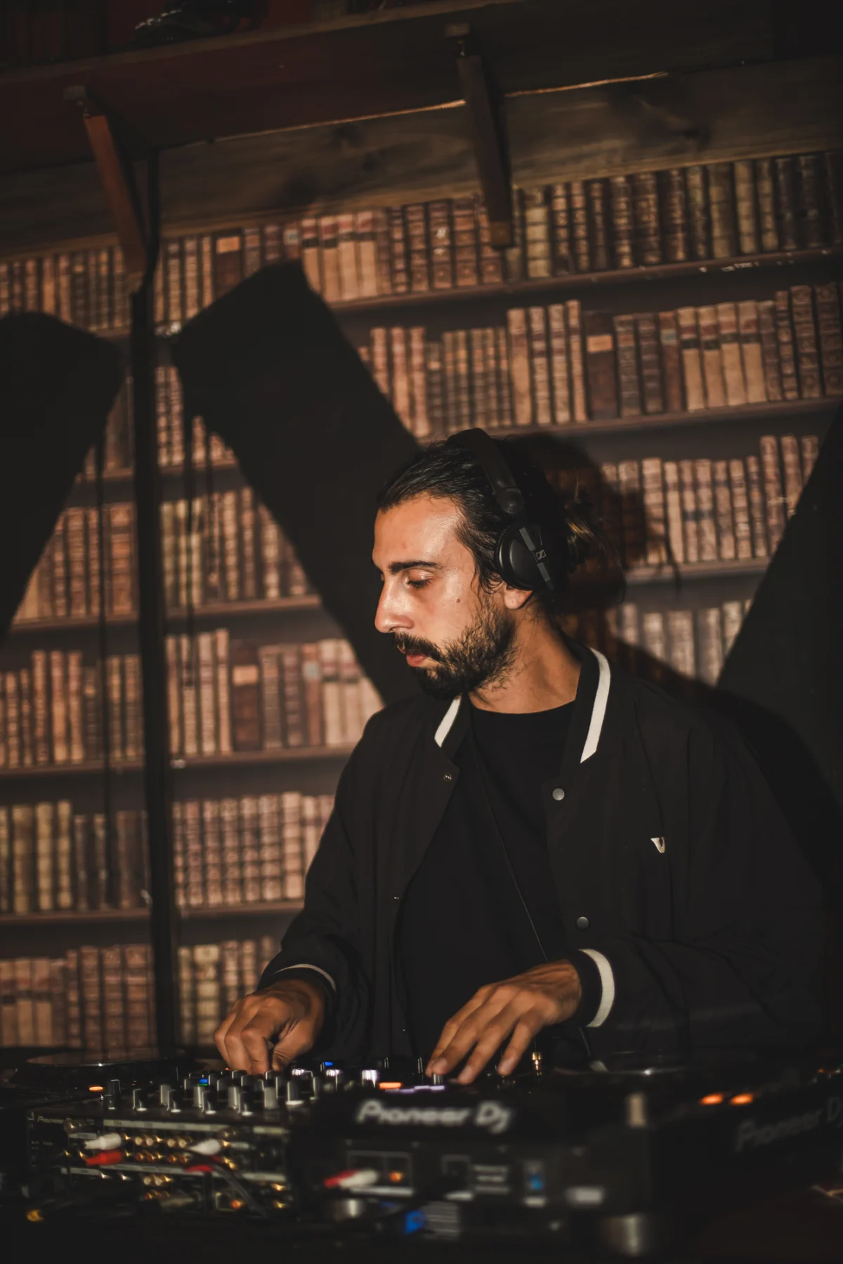 DIVI, Jack Bradshaw, Holy Grail Saturdays at Holy Grail
