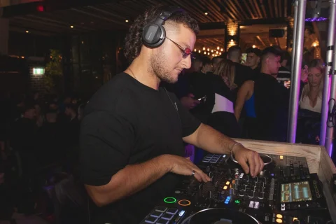 Tommietraxx, Fridays @ Ammos Beach Club at Ammos Brighton