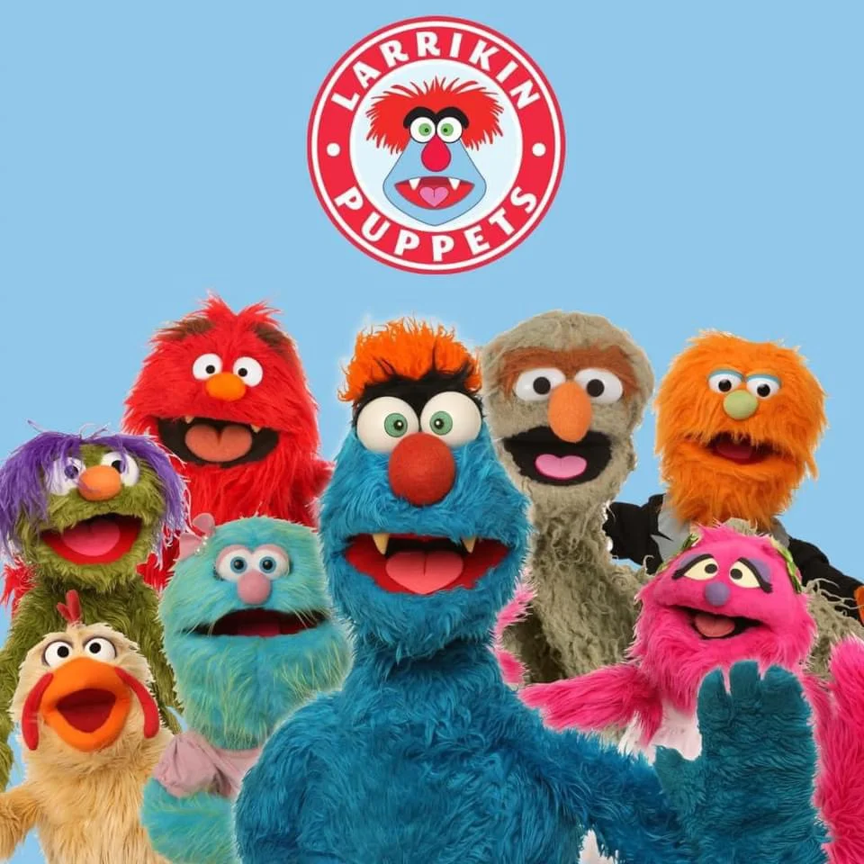 Larrikin Puppets, Larrikin Puppet Show at Kings Beach Tavern