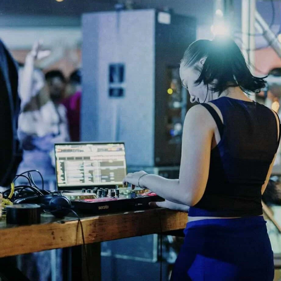 Rebecca Henry, DJ Lily Anna, Fridays @ The Beachcomber Hotel & Resort, Ascend Hotel Collection at The Beachcomber Hotel & Resort, Ascend Hotel Collection