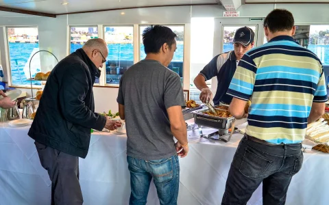 Sydney Harbour Sightseeing Cruise with Buffet Lunch in Sydney