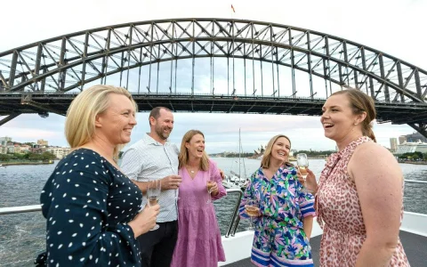 Luxury Catamaran Sightseeing Lunch Cruise in Sydney