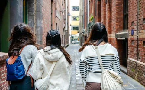Melbourne Evening Laneways Walking Tour with Tapas and Drinks