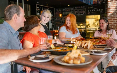 Perth Guided Bar Tour with Drinks and Grazing Food