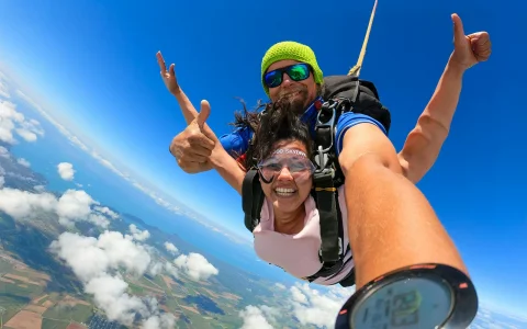 Cairns Tandem Skydive with Transfers in Cairns