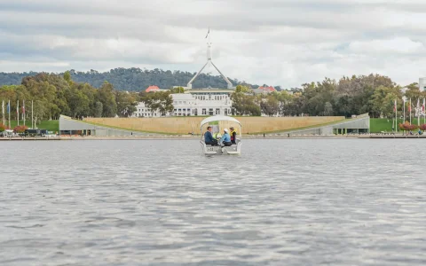 Self Drive Electric Picnic Boat Tour in Canberra