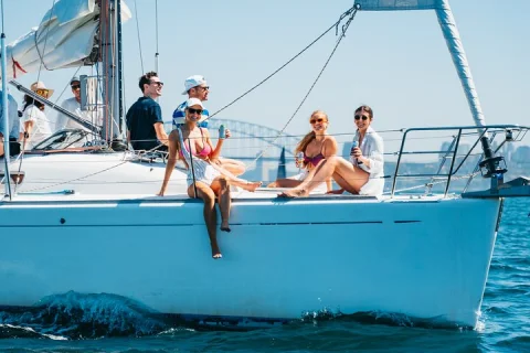Sydney Harbour Sail Like a Local Lunch Tour in Sydney